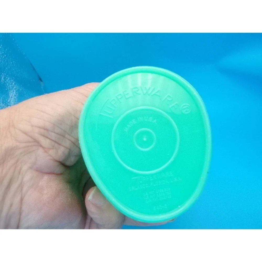 Tupperware Tumbler Cup Green Lid Batter Pour Spout Vintage‎